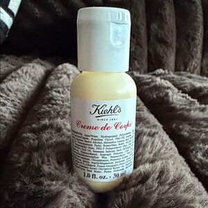 Kiehl's Creme de Corps Moisturizer - White and Yellow
